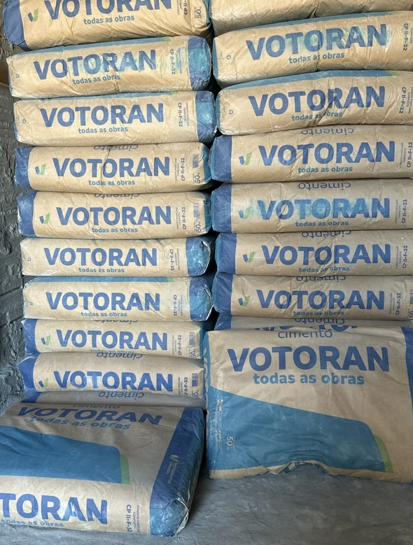 Pilha de sacos de cimento Votoran Todas as Obras